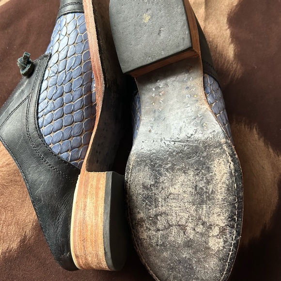 Freebird by Steven Makena mules - Blue Textured Leather Shoes- size 9 - Picture 3 of 3